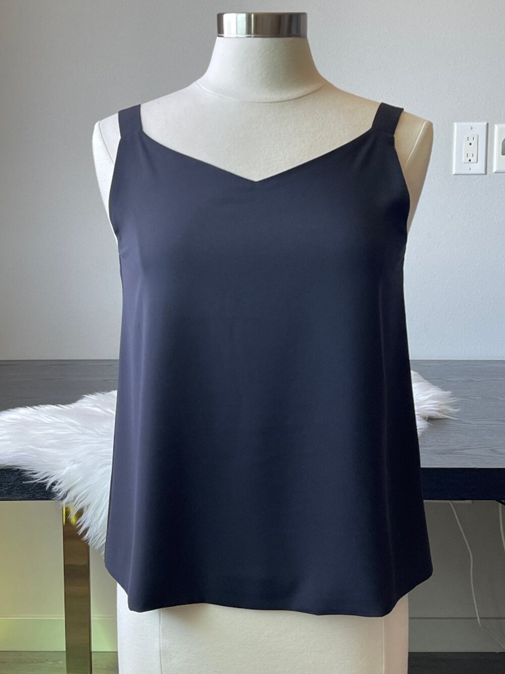 Size S WhiteAllusion Women Black Sleeveless camisole Top
